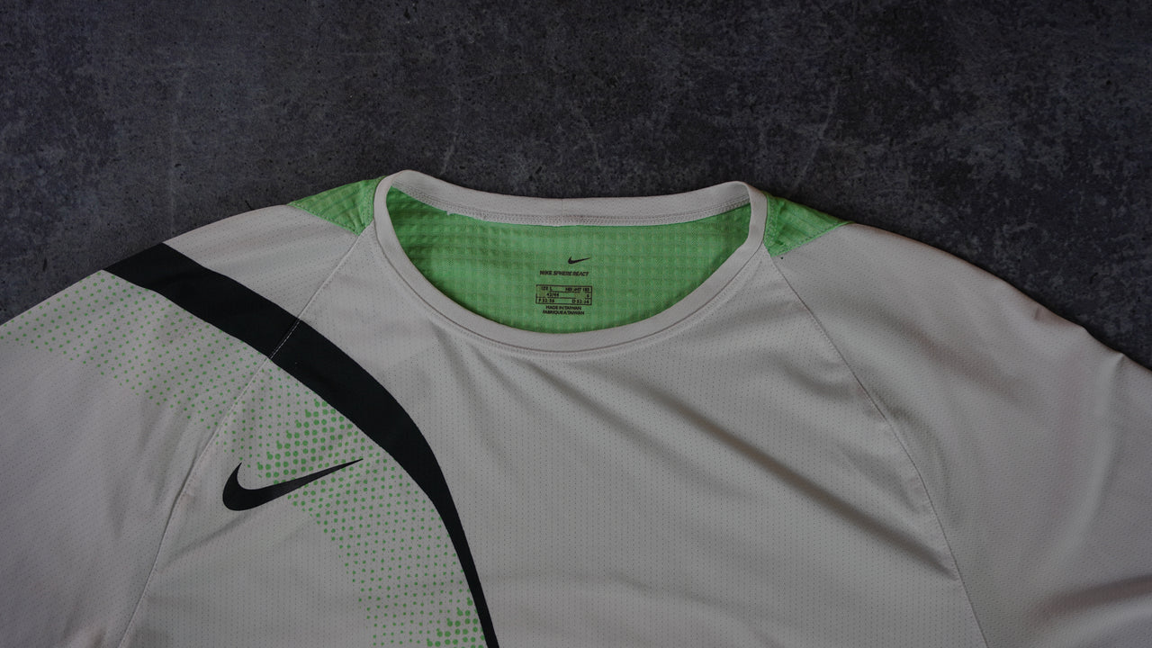 Nike Tennis Shirt (L)